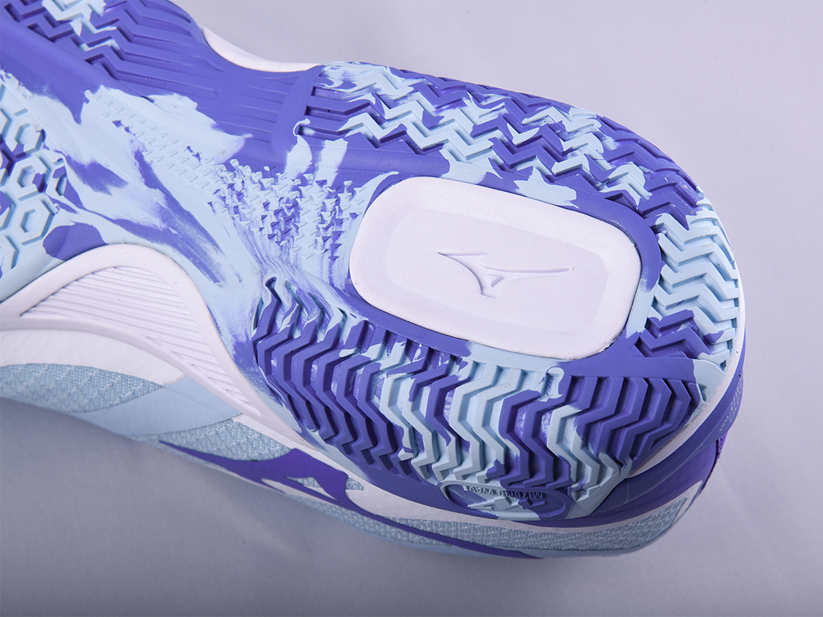 クッション＆高反発素材『MIZUNO ENERGY NXT』を初搭載の『ウエーブメダル8』。意外なその場所とは？